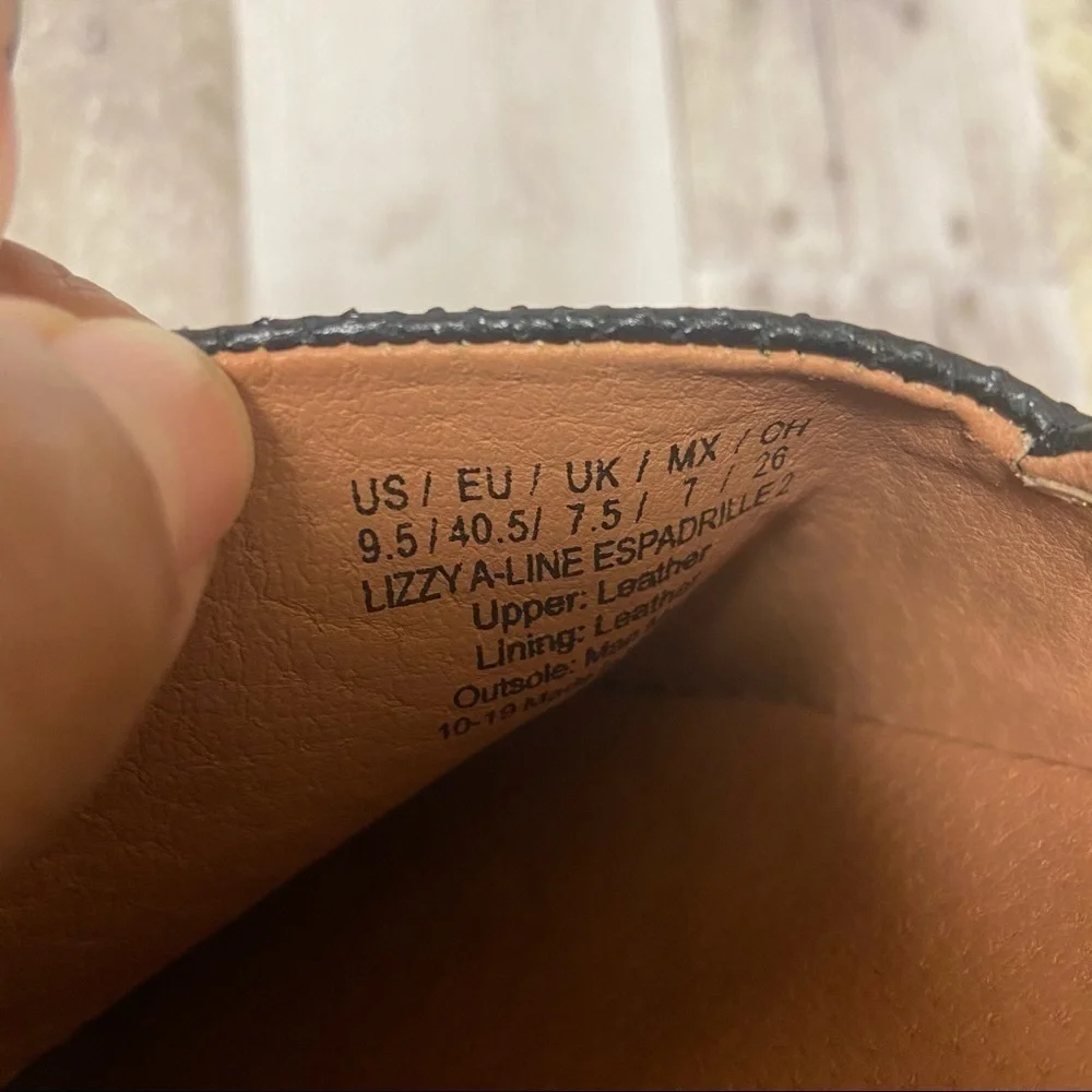 NWOT Gentle Souls by Kenneth Cole Lizzy Espadrille